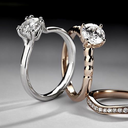 Set of 2 diamond rings in rose gold and white gold