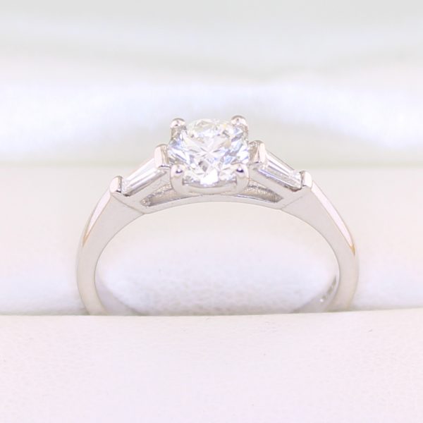 18ct White Gold 0.87ct Round Brilliant Cut Diamond Ring - Image 2